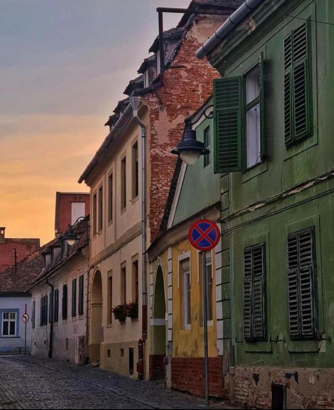 Wall St House Sibiu Exteriör bild